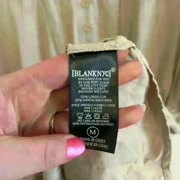 BLANK NYC Linen Blend Short Sleeve Collared Romper Beige Tan Size Medium Pockets - Picture 7 of 8